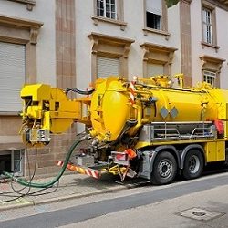 sewage-truck-cleaning-service